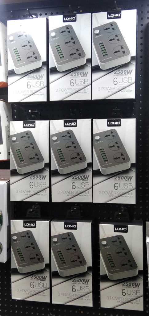 ldnio 2500w power strip SC3604 with 6 usb and 3 power socket