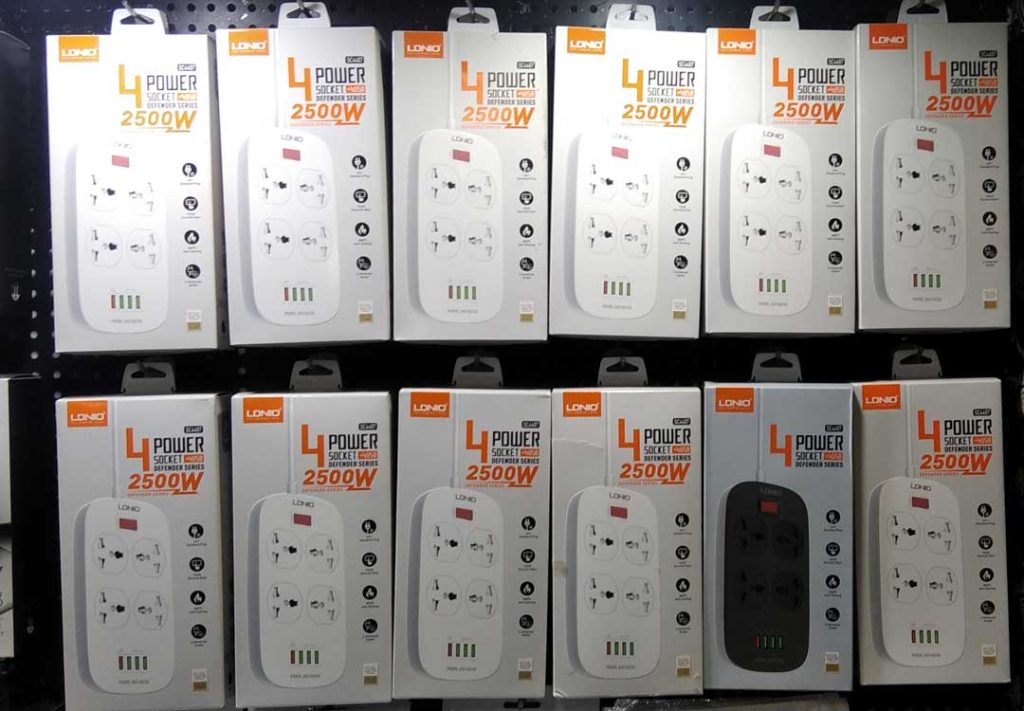ldnio SC4407 2500W Power Strip with 4 Power Sockets and 4 USB-A Ports Power extension with USB ports